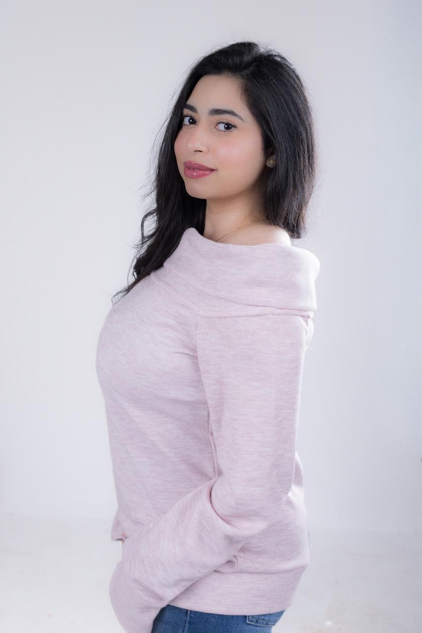 Offshoulder pullover in Pink