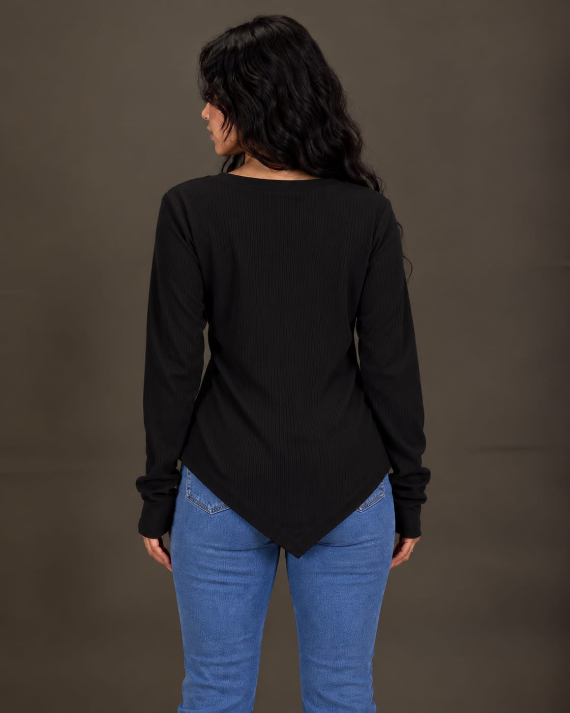 Basic Ribbed Pullover in Black