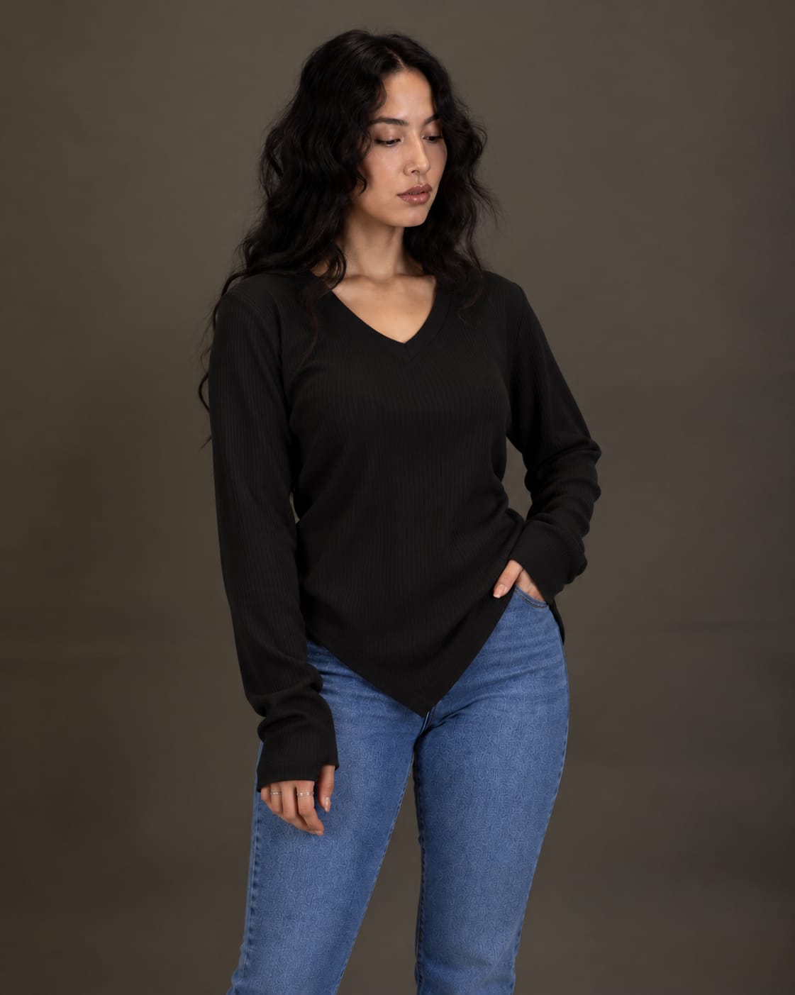 Basic Ribbed Pullover in Black